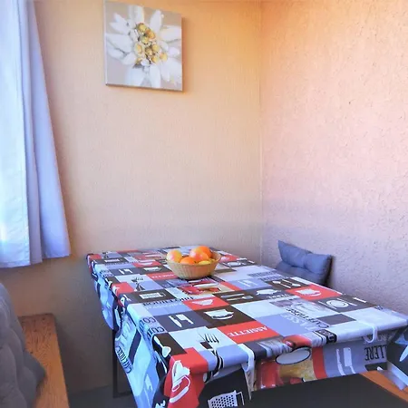 Appartamento 2 Pieces Avec Loggia, Garage, 3 Min De La Mer, Classe 2 Etoiles, Menage Inclus - Fr-1-251-552 *